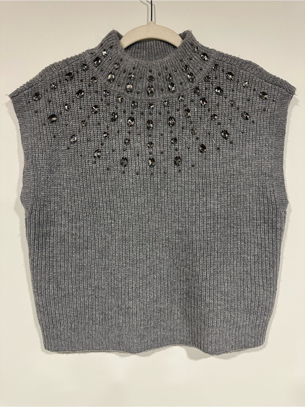 NWT House Of Harlow 1960 Sweater Vest Womens L Gray Beaded Mock Neck Knit Jewels